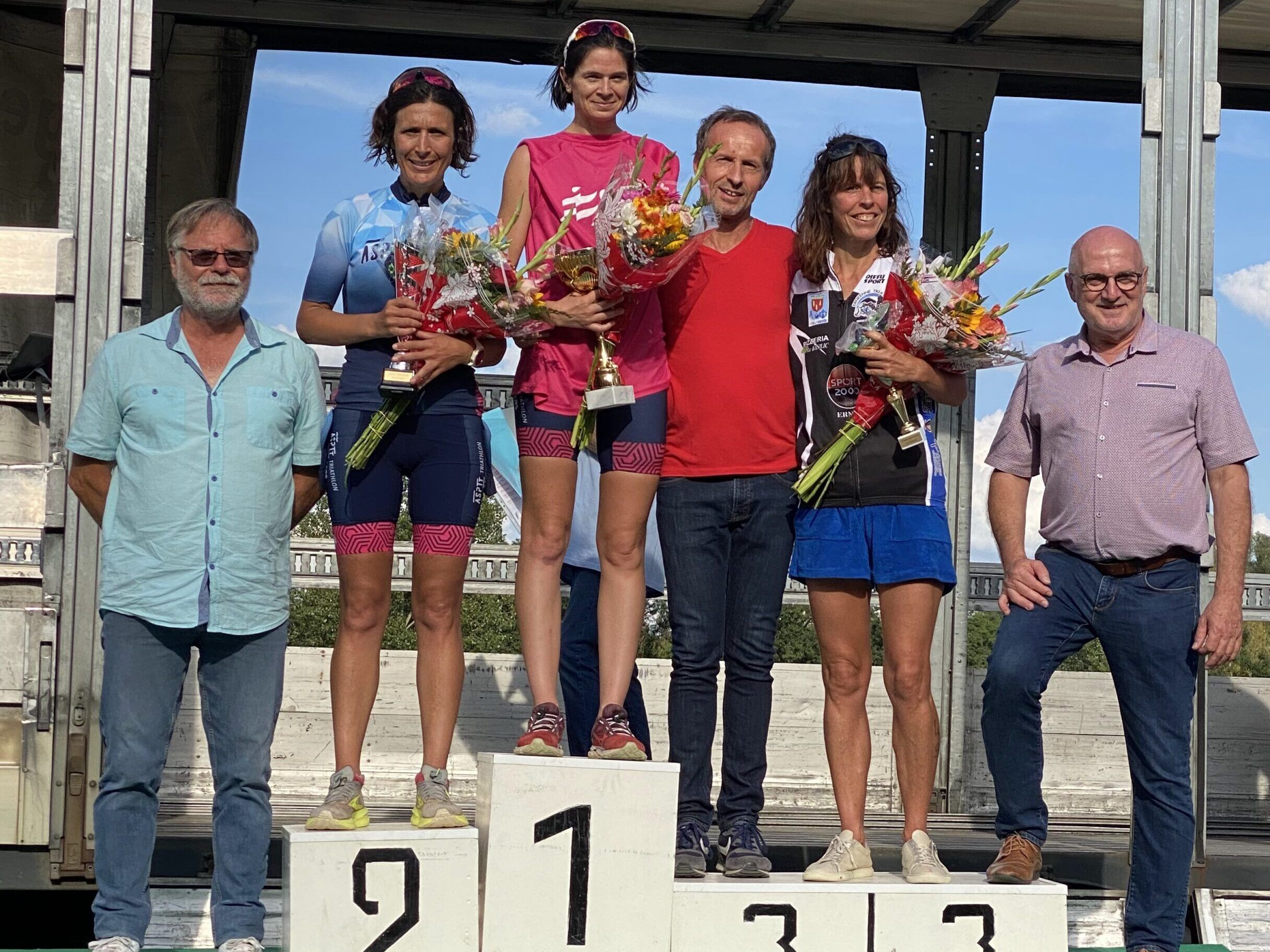 Remise des prix, Triathlon de Rives-du-Loir-en-Anjou, 4 septembre 2022.