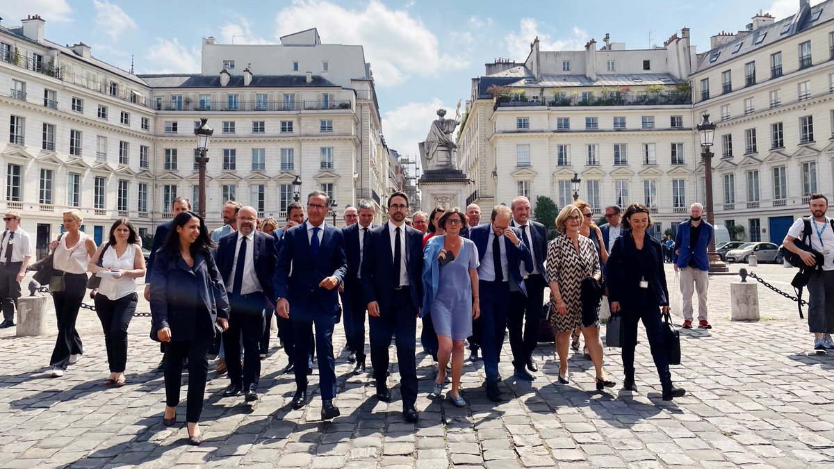 Votre député arrive à l’Assemblée nationale