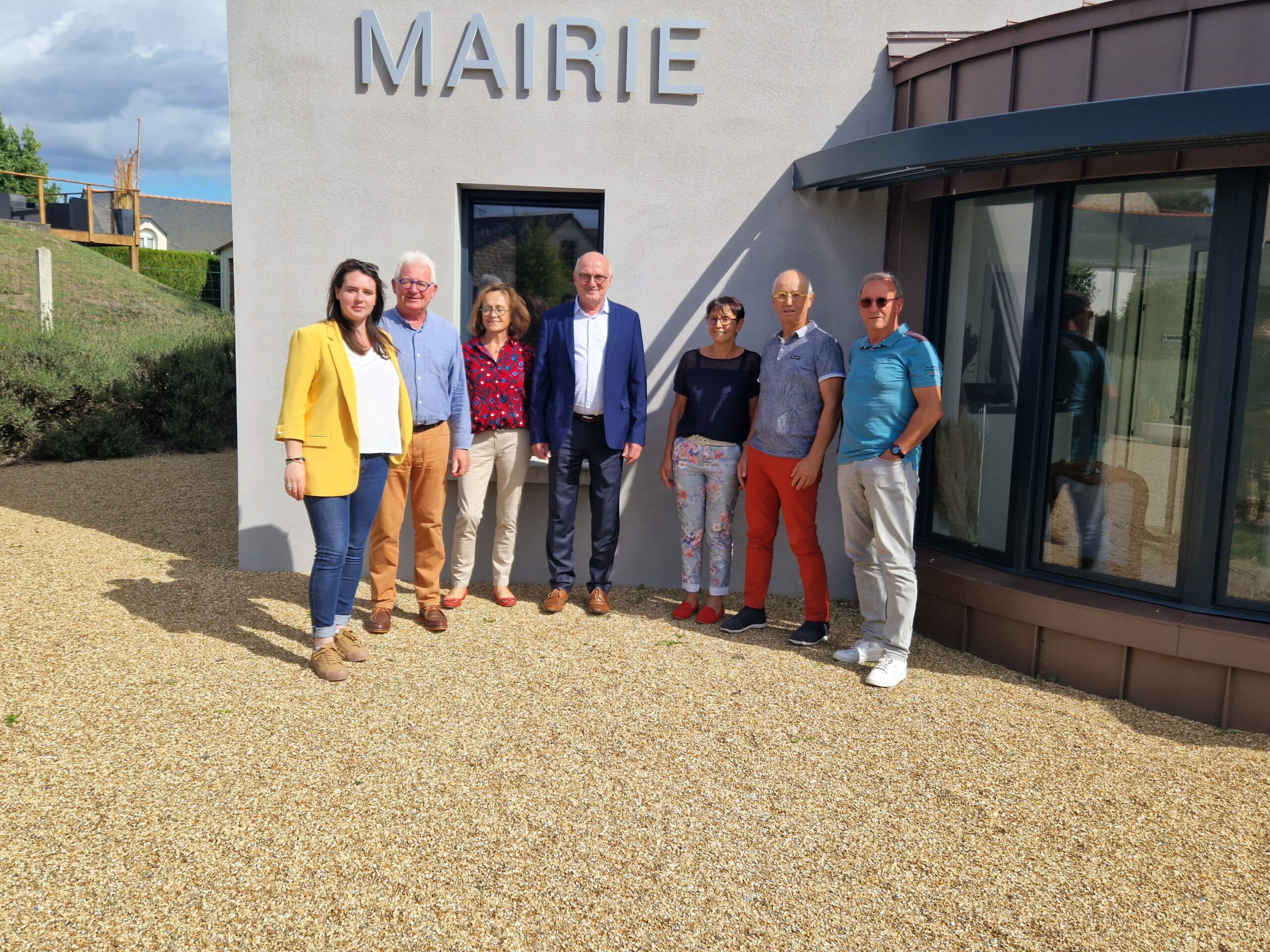 Rencontre avec les élus de Montreuil-sur-Loir et échanges sur le grand âge avec des acteurs locaux.