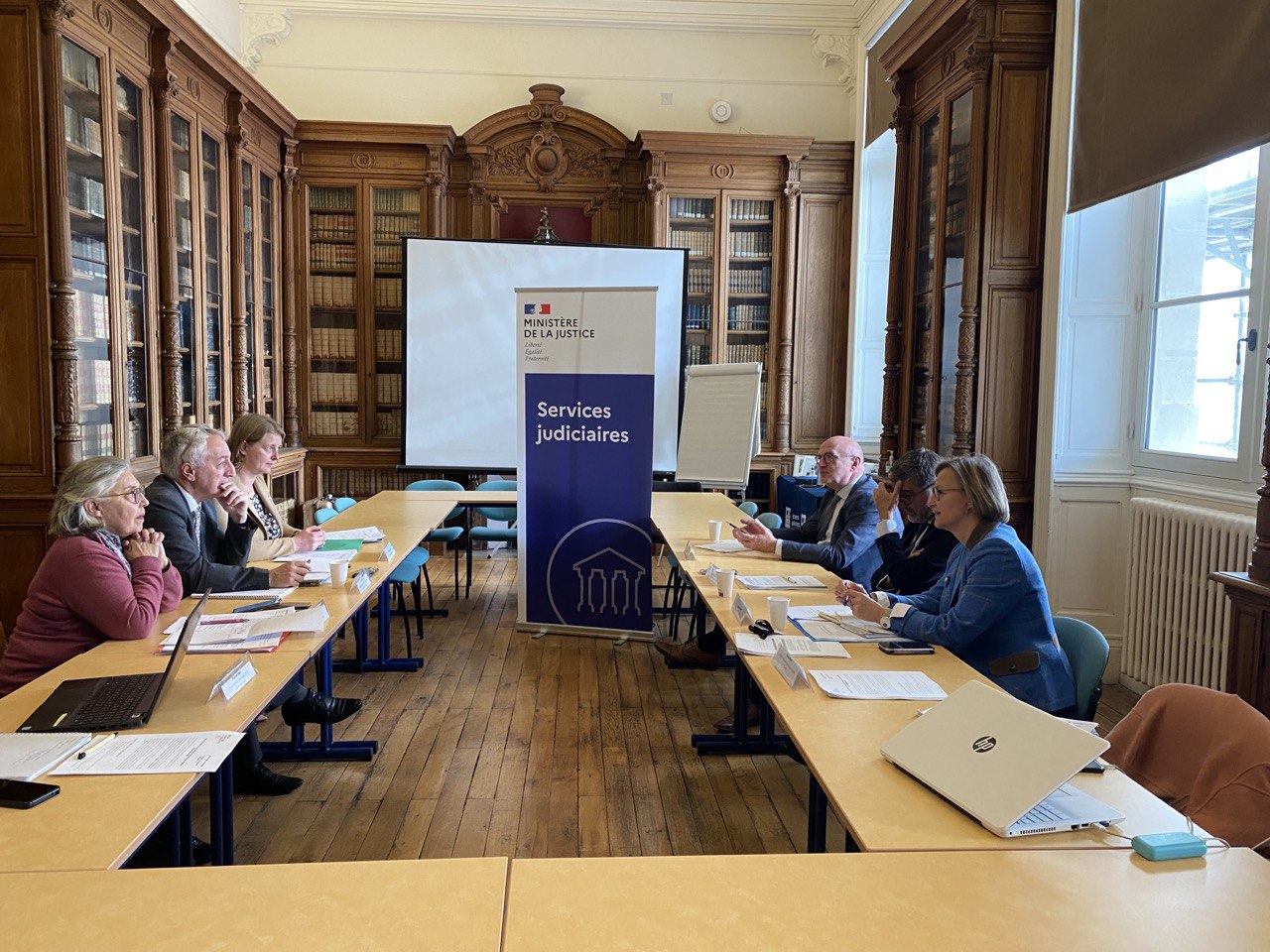 Rencontre au tribunal d’Angers sur la restitution des États Généraux de la Justice.