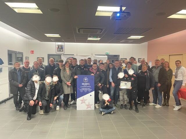 Remise du label FFF-Jeunes au club de Villevêque-Soucelles