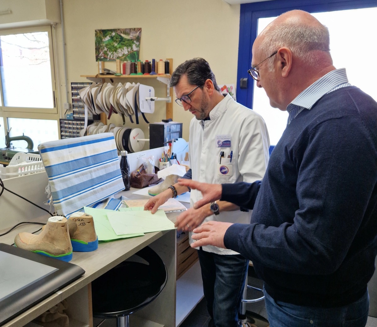 Visite de l’atelier de M. Lemaux et M. Gaudin, Podo-orthésiste à Angers