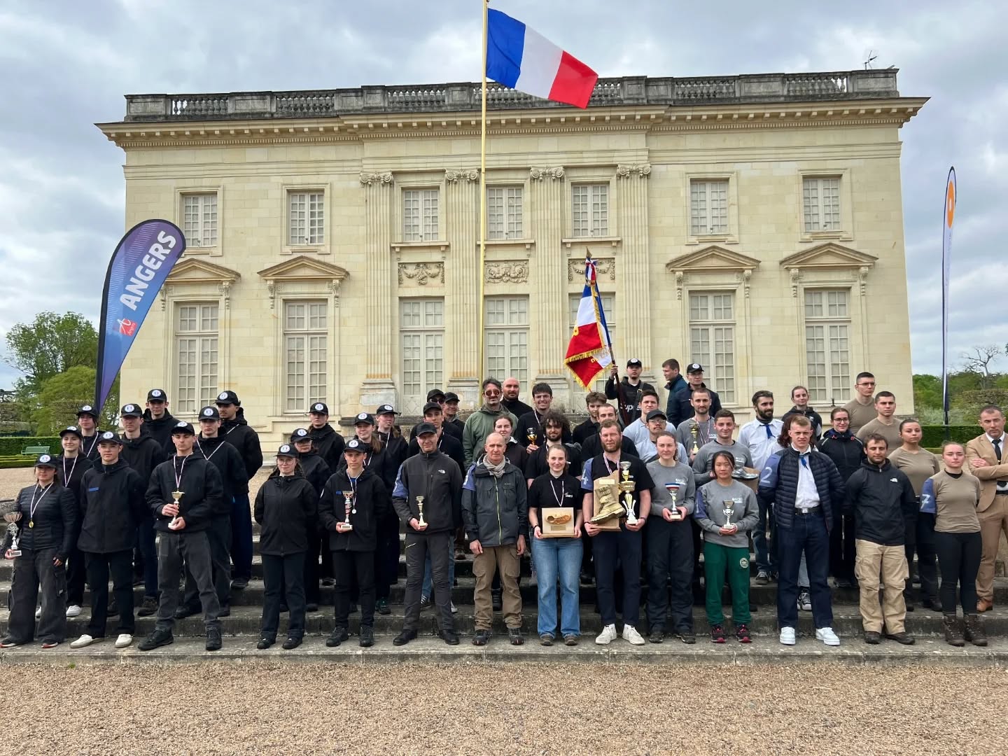 Deuxième édition du Raid UNOR Anjou, Remise de médailles à Saint-Barthélemy-d’Anjou