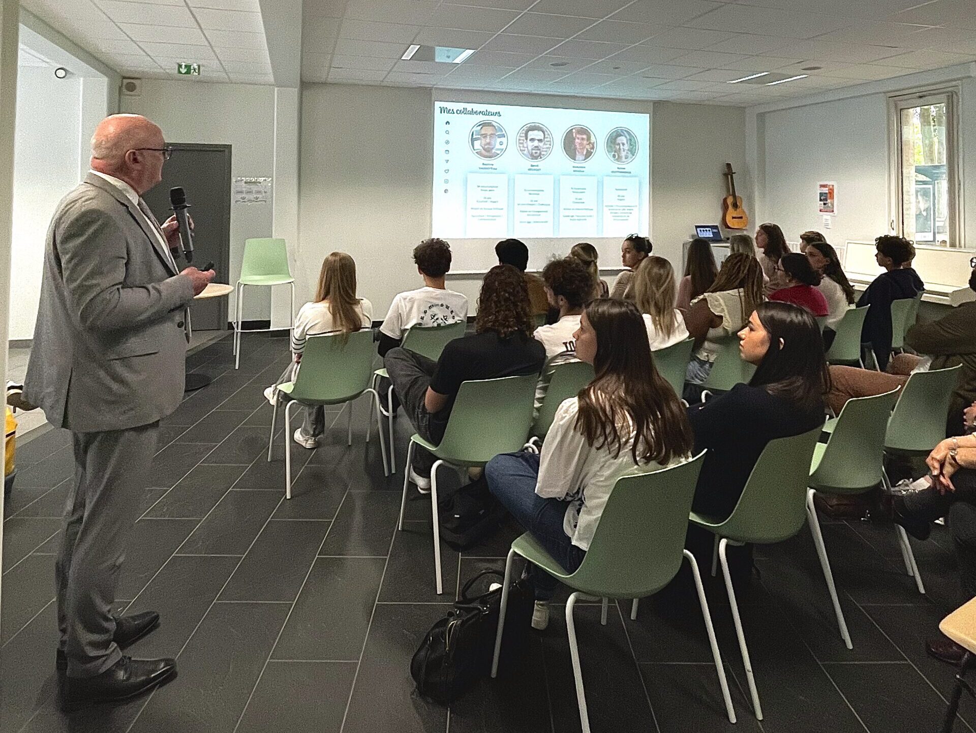 Temps d’échange avec les étudiants du Lycée Sacré-Cœur