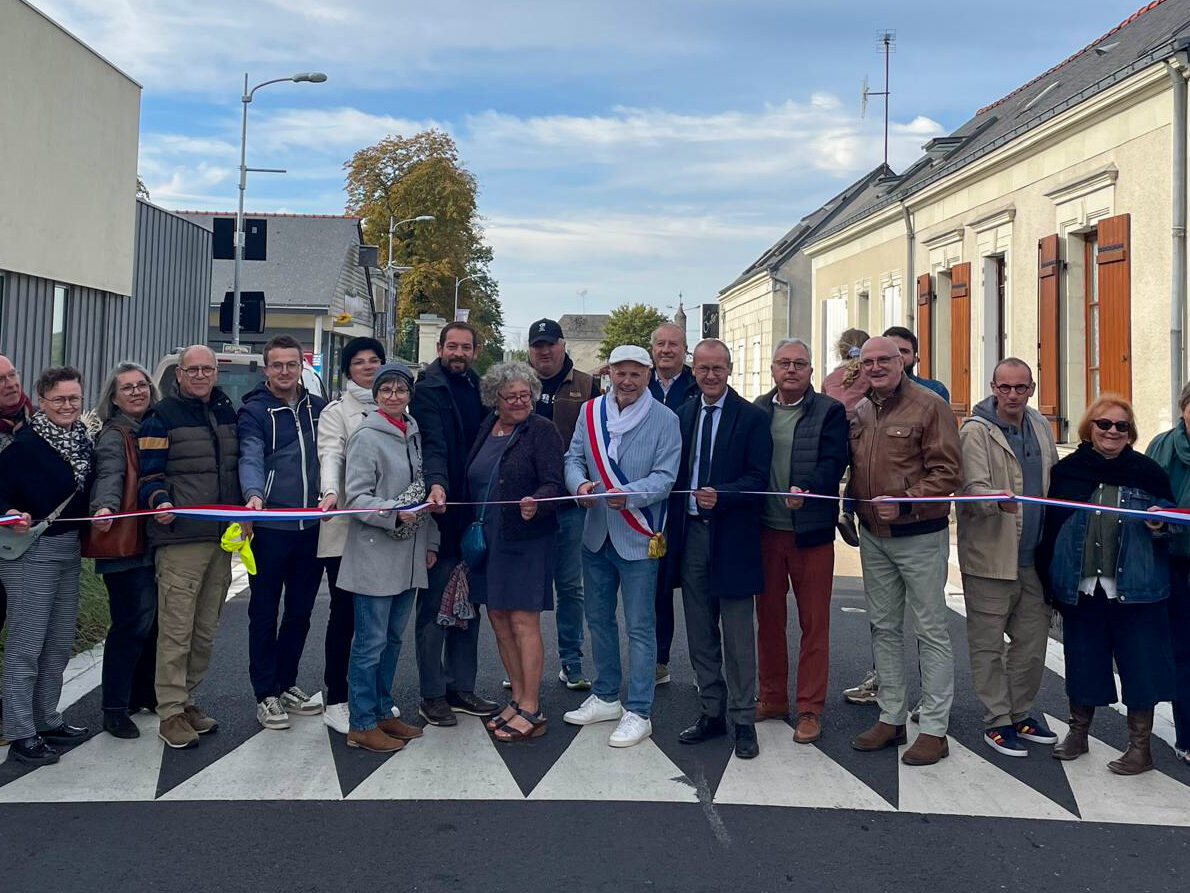 Inauguration de la traversée du bourg de Cheffes et la jonction de la piste cyclable avec Tiercé.