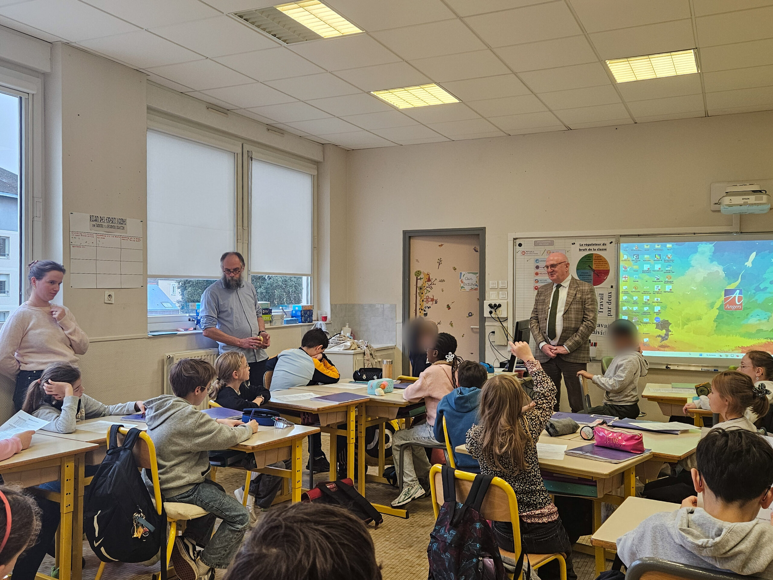 Echange avec les élèves d’une classe de l’école Pierre-Louis Lebas dans le cadre du Parlement des Enfants