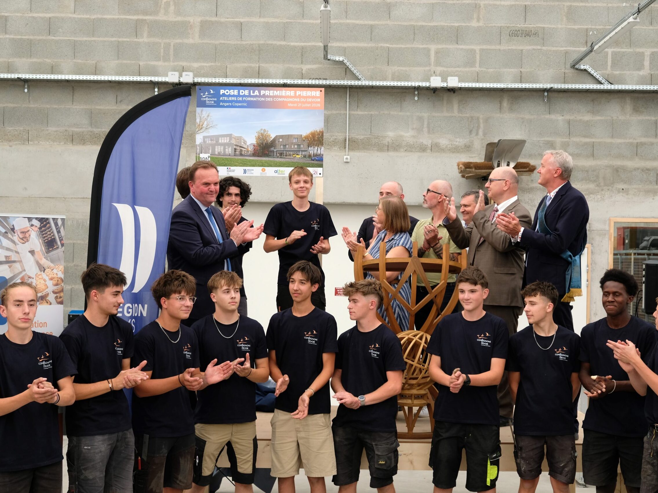 Pose de la première pierre des futurs ateliers des Compagnons du Devoir, à Angers