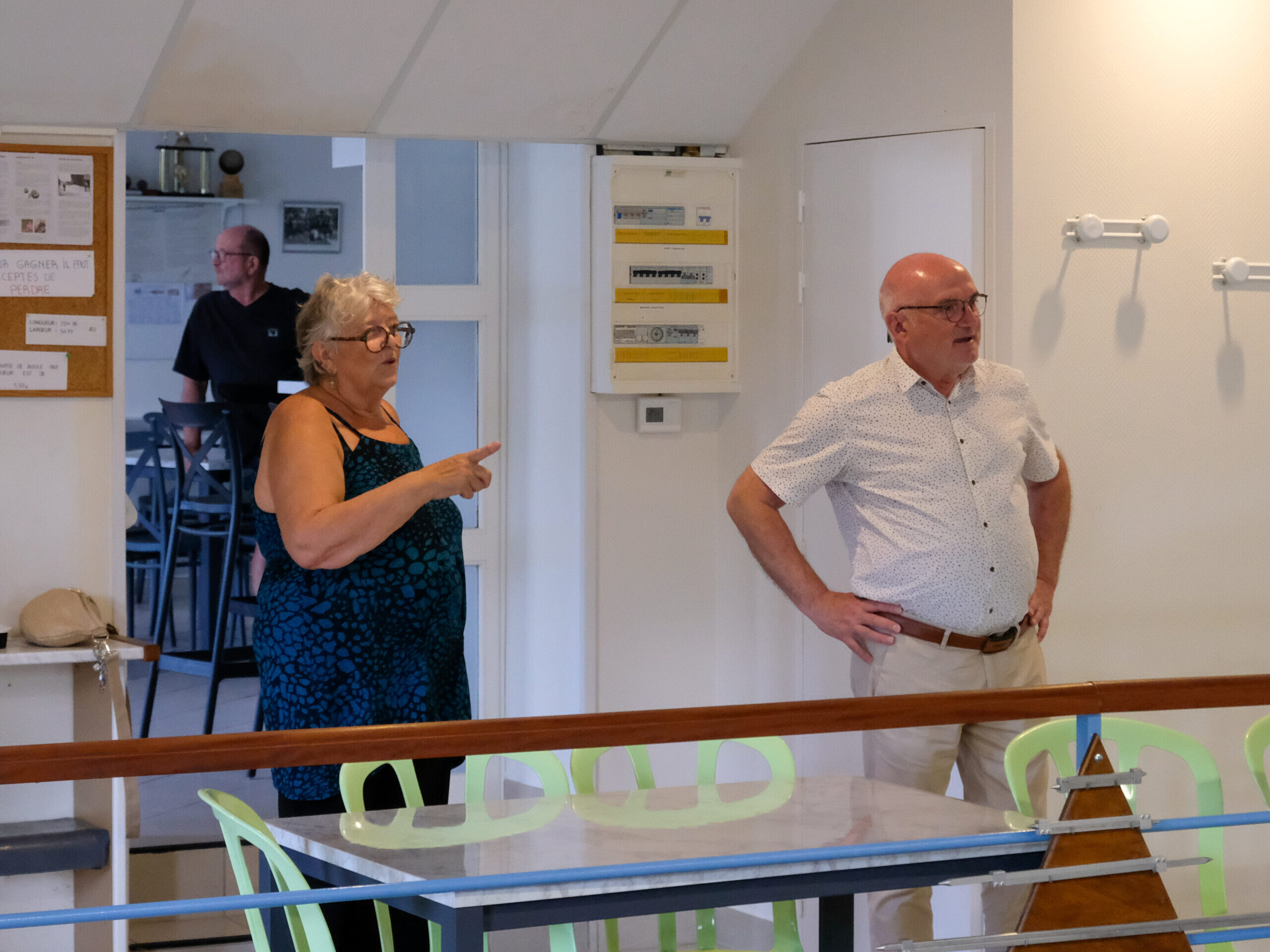 Visite du Cercle Saint-Pierre de Villevêque, société de boule de fort
